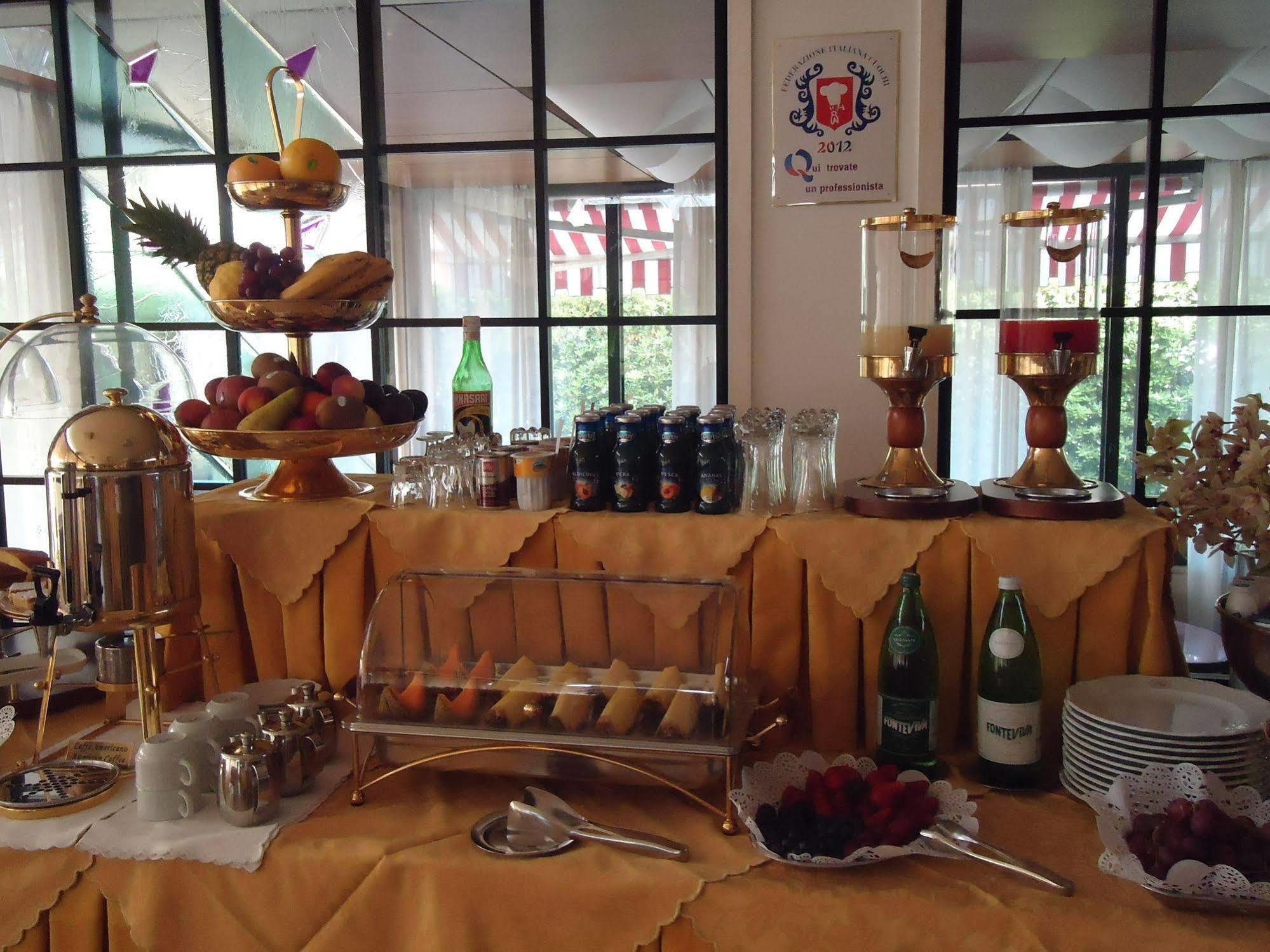 马蒂尔德酒店 马里纳迪马萨 外观 照片